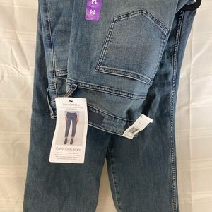 CALVIN KLEIN slim boyfriend jeans *brand new*